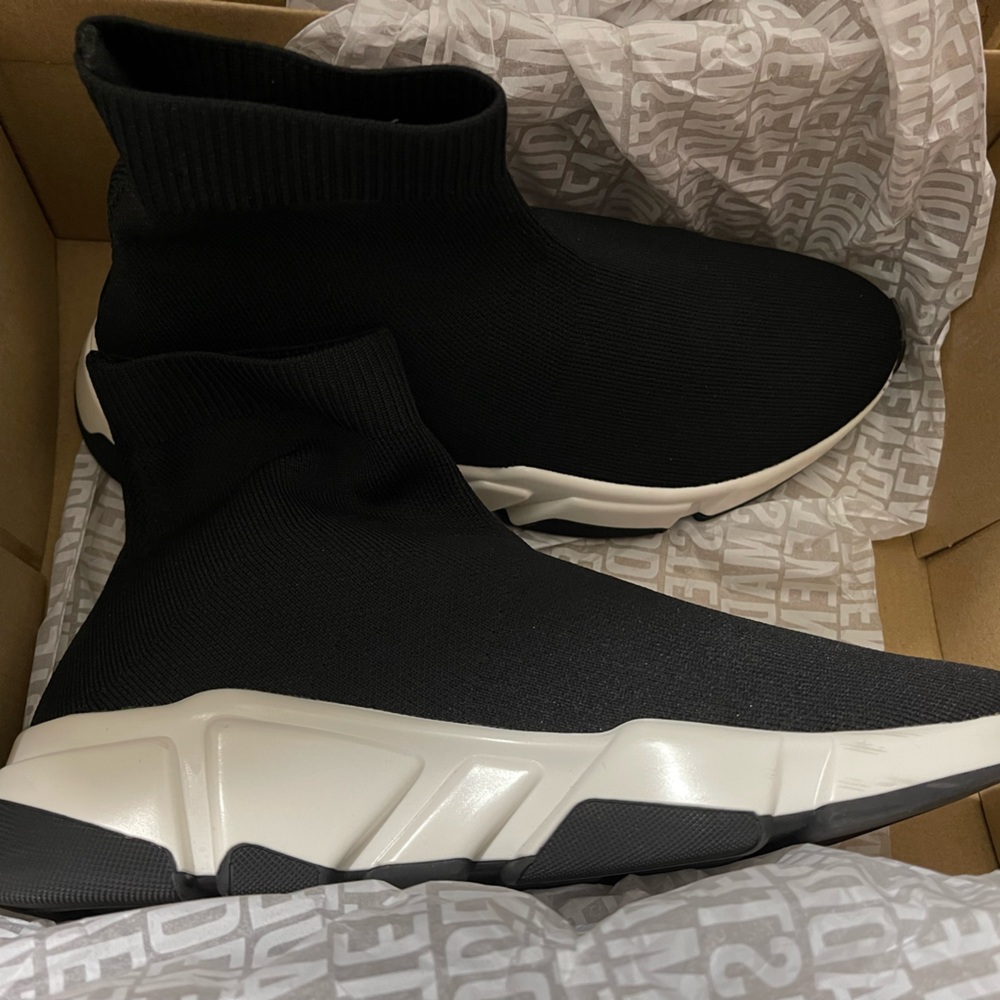 Brand new black shoe